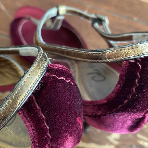 Cole Haan burgundy velvet sandals (sz 9 1/2) - Picture 14 of 15
